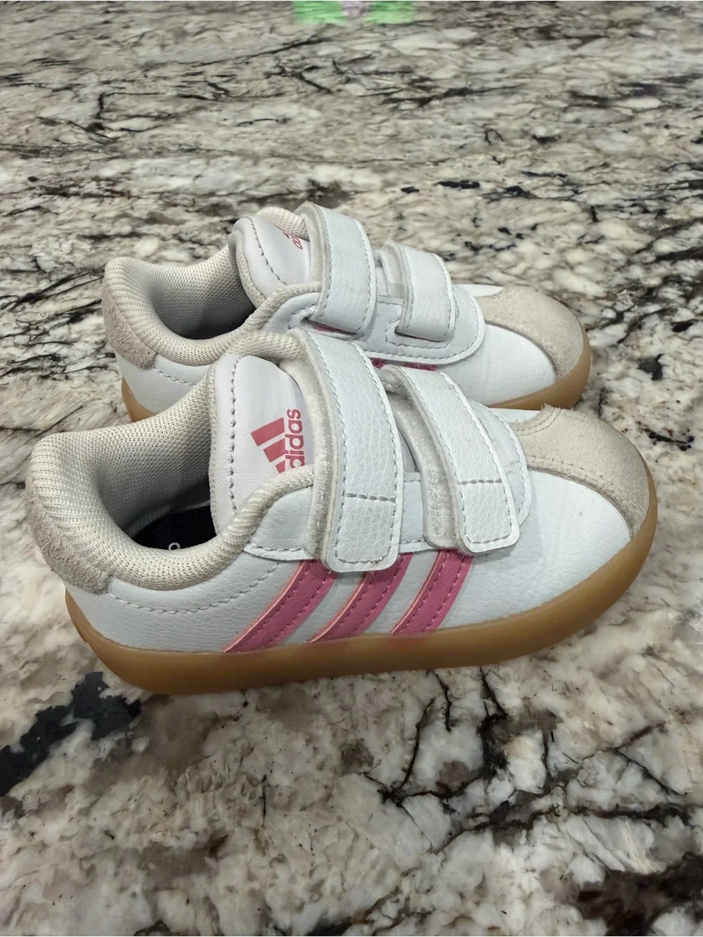 adidas Kids White and Beige Velcro Sneakers with Gum Sole and Pink Logo